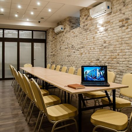 Hotel Wilga Краков Экстерьер фото