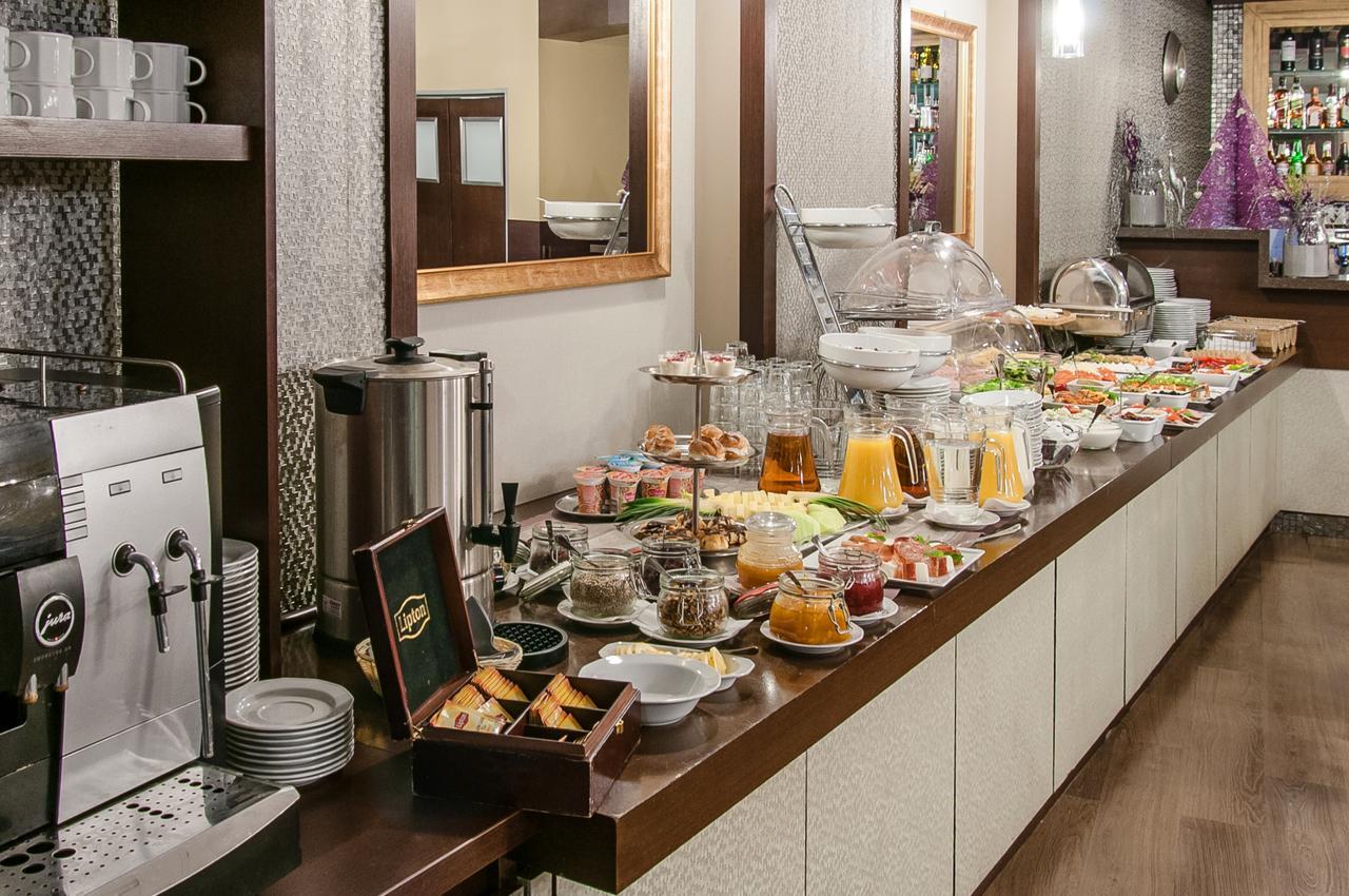 Hotel Wilga Краков Экстерьер фото