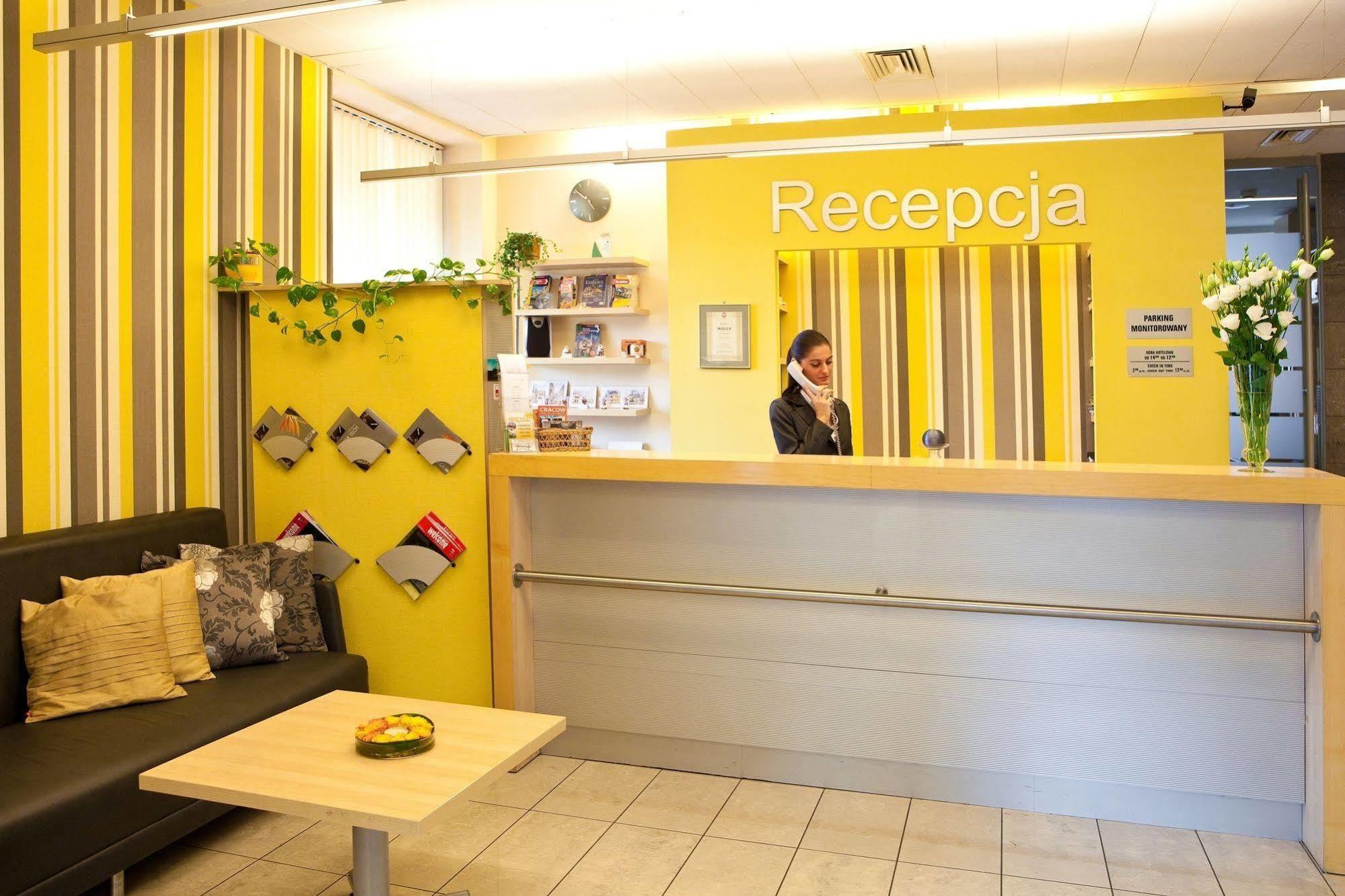 Hotel Wilga Краков Экстерьер фото