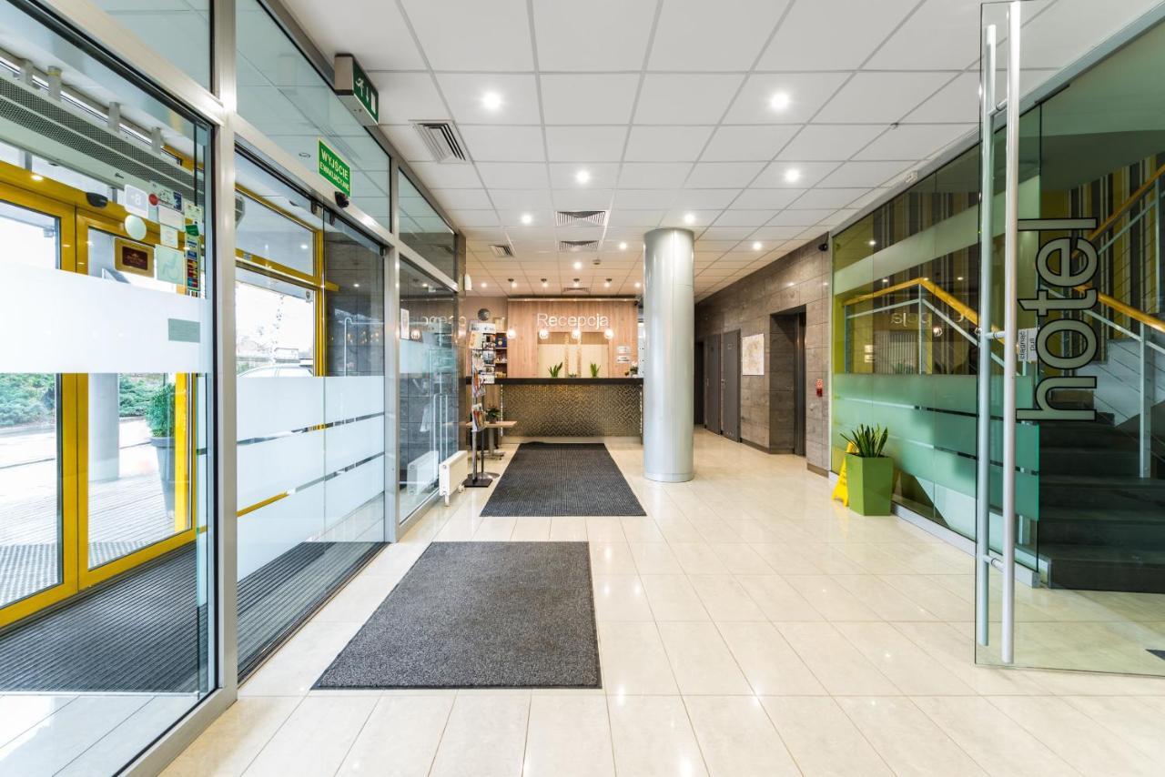 Hotel Wilga Краков Экстерьер фото