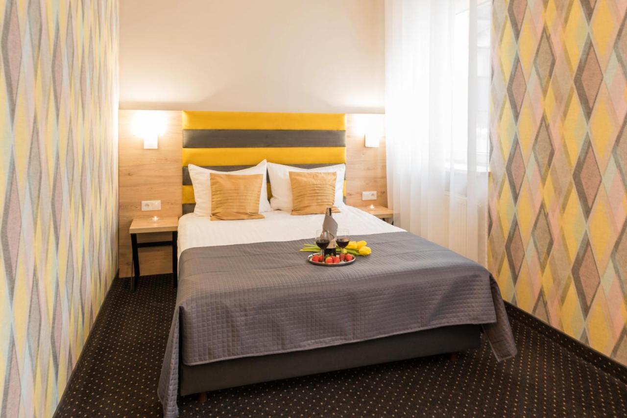 Hotel Wilga Краков Экстерьер фото