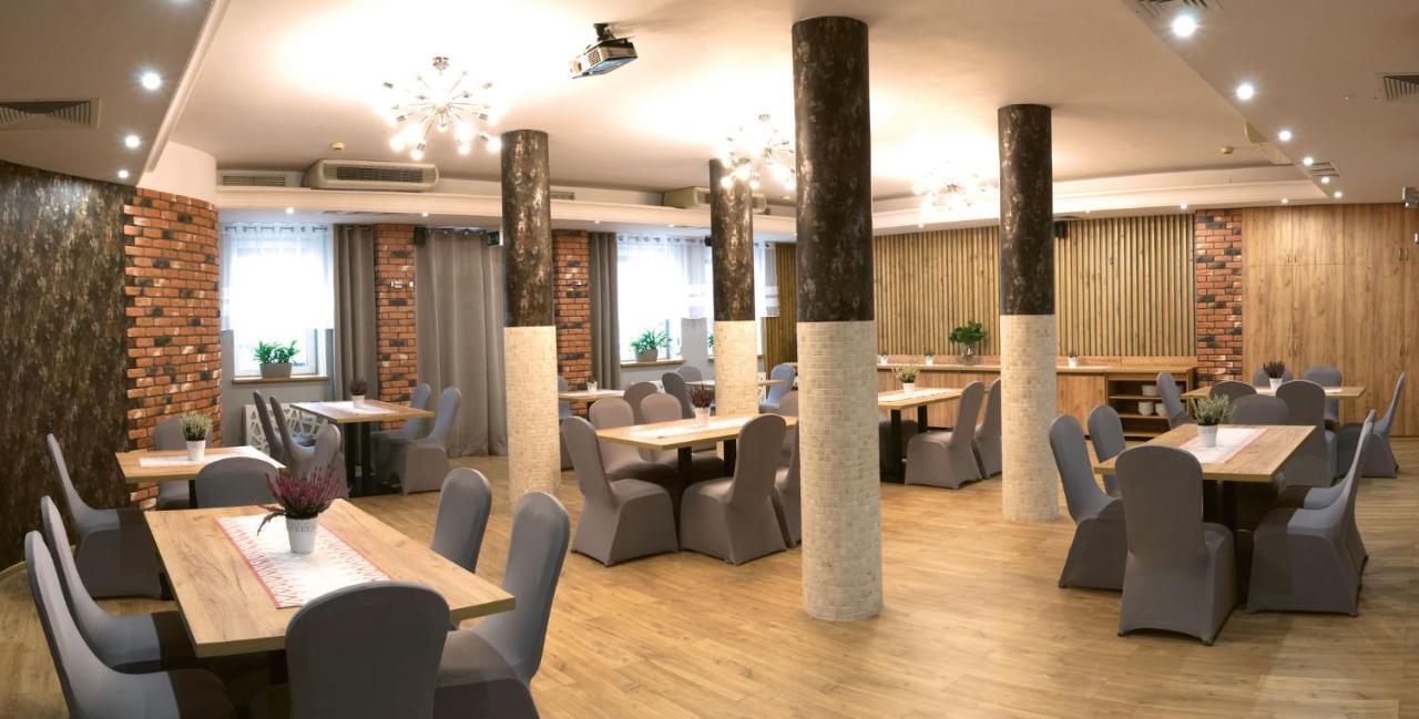 Hotel Wilga Краков Экстерьер фото